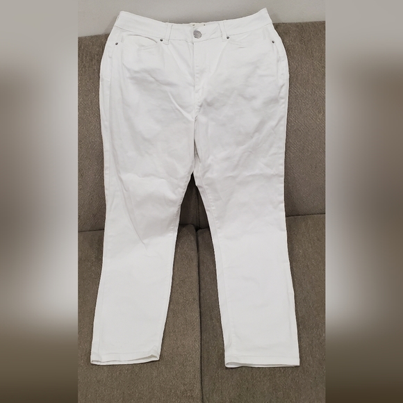 Ricki's Pants - **LAST CHANCE!**Ricki's capris Size 12